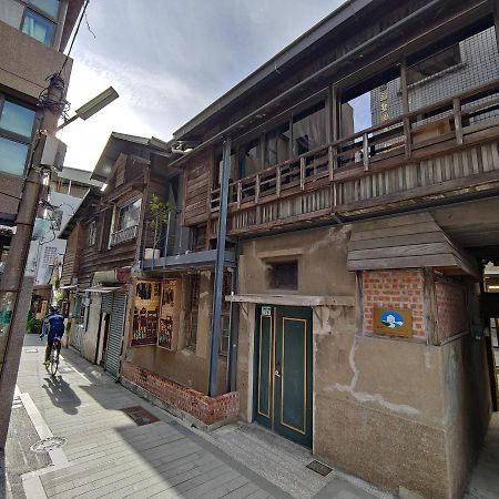 Jerry'S Mazehut Hostel Тайнань Экстерьер фото